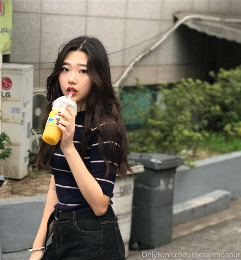 Photo by thecosmonaut published on October 14,2023 23:50:57 - BestThots