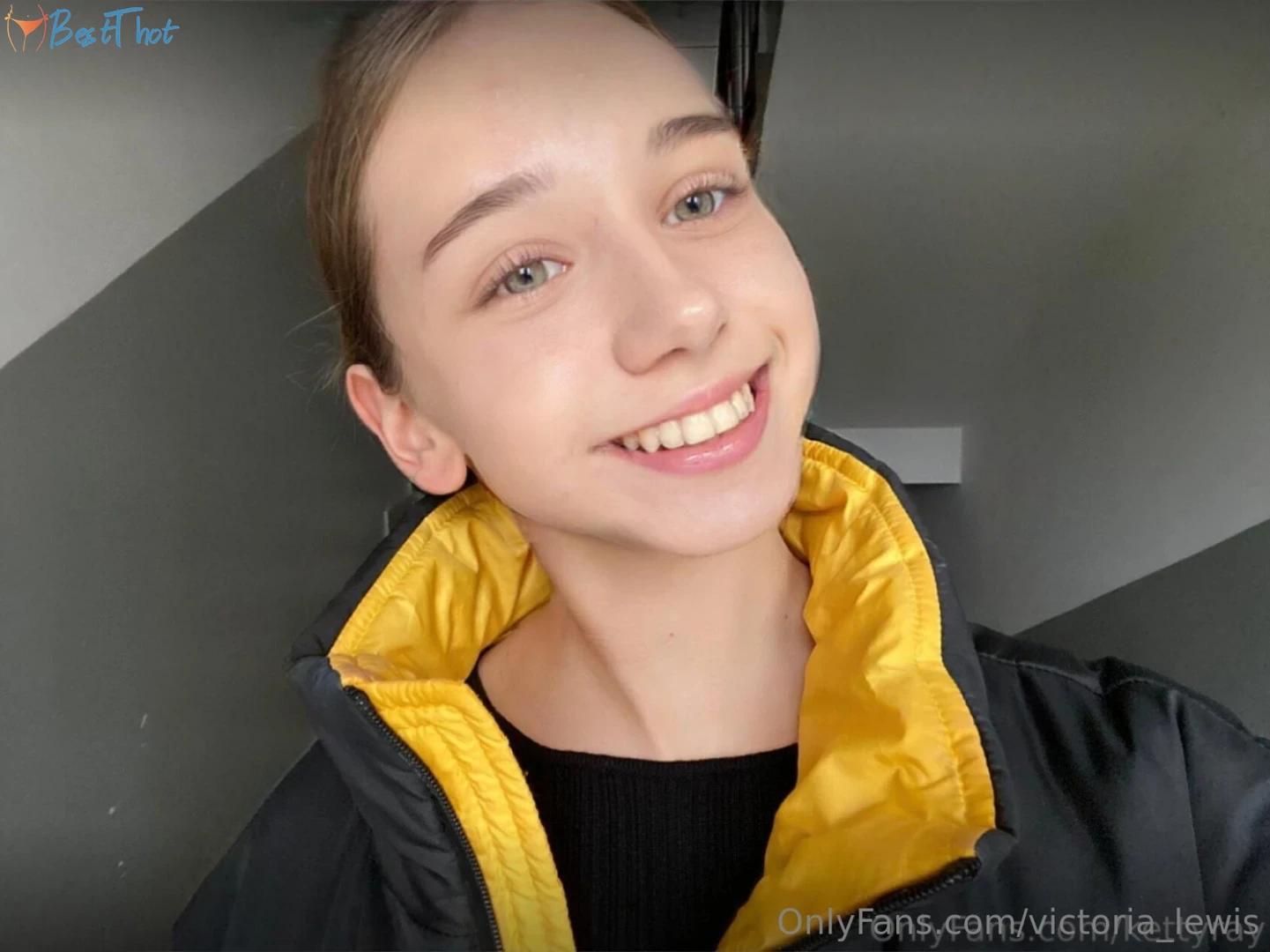 victoria-lewis #9809498