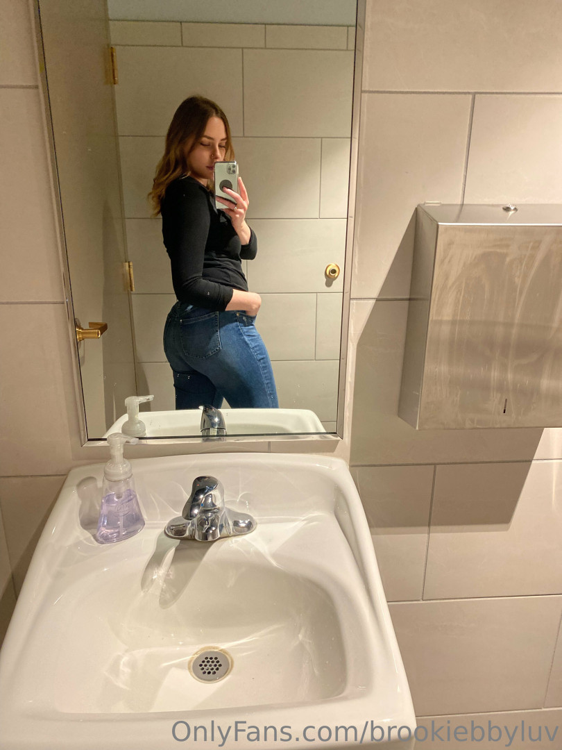 Photo by brookiebbyluv published on October 11,2023 21:01:29 - BestThots