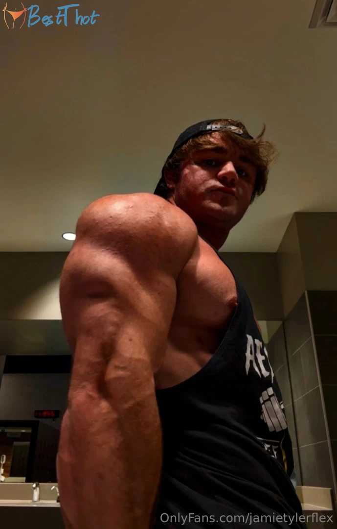 Photo by jamietylerflex published on January 29,2025 12:01:25 - BestThots