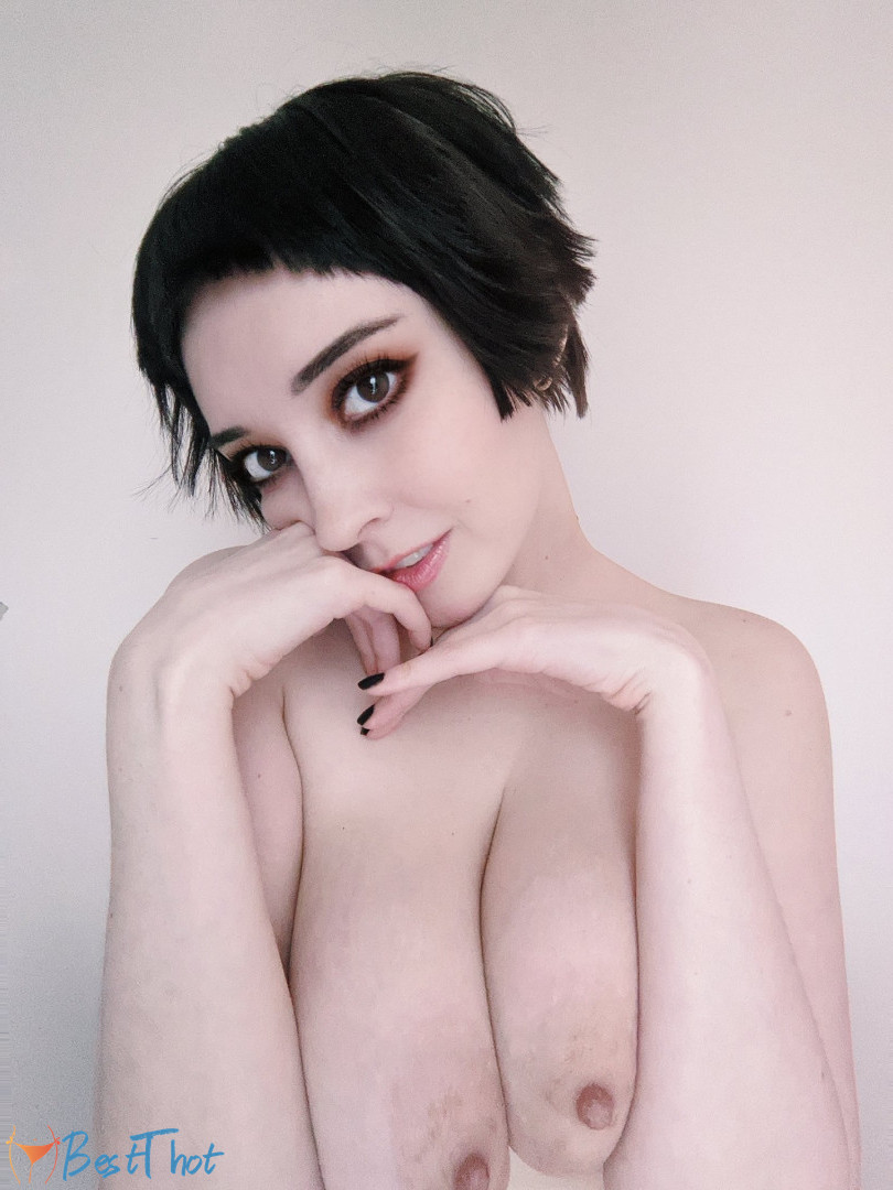 Photo by nataliagrey published on December 16,2024 21:07:14 - BestThots
