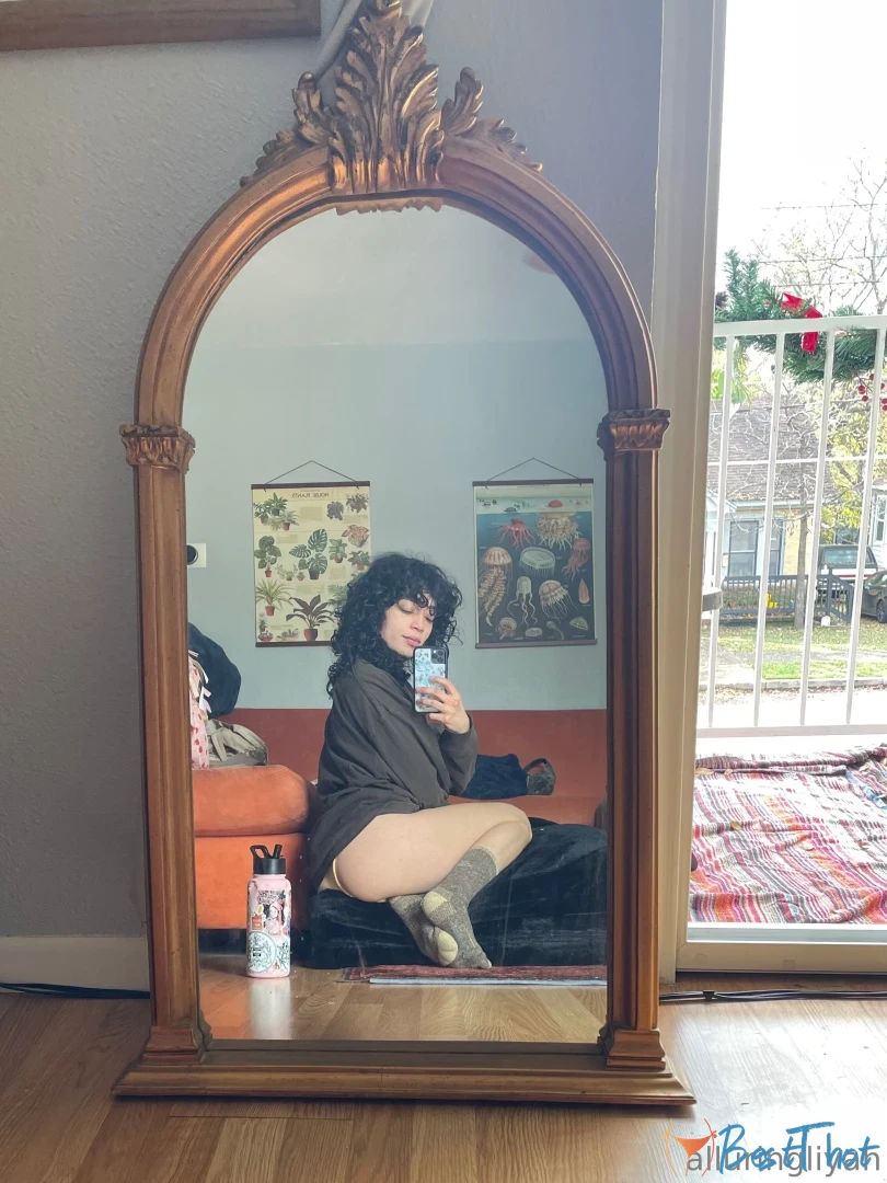 alluringliyah #9811330