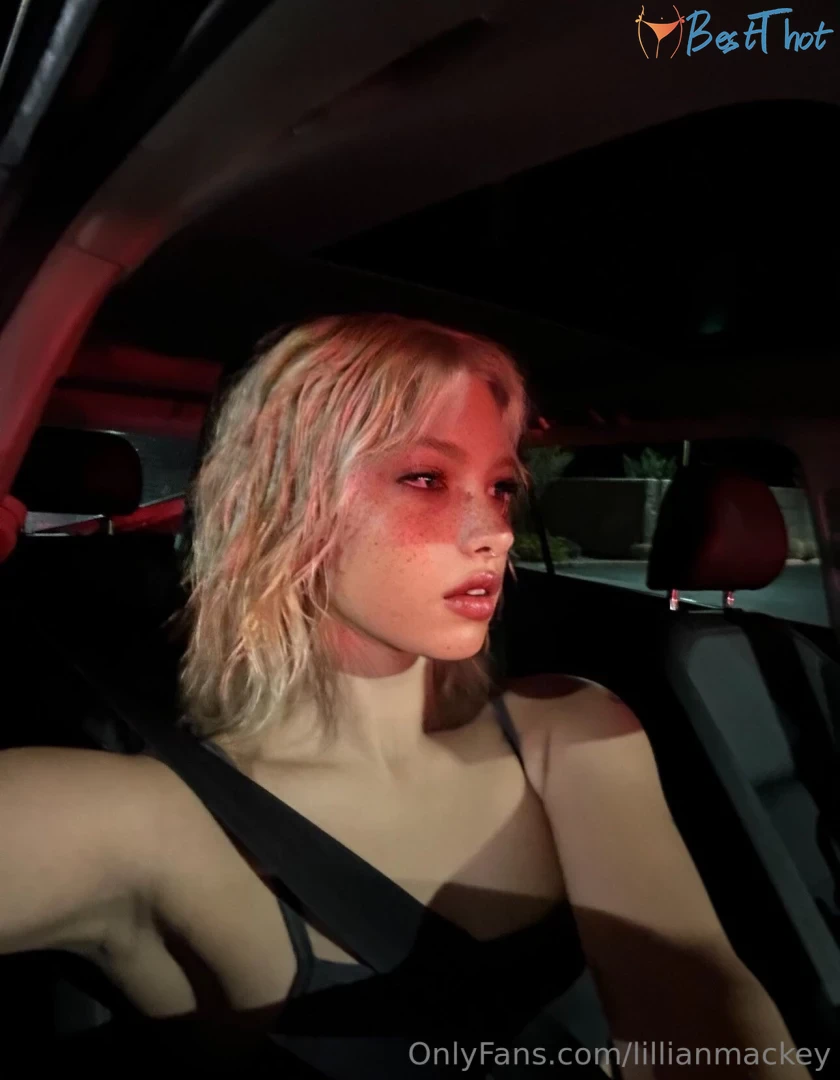 lillianmackey #9811567