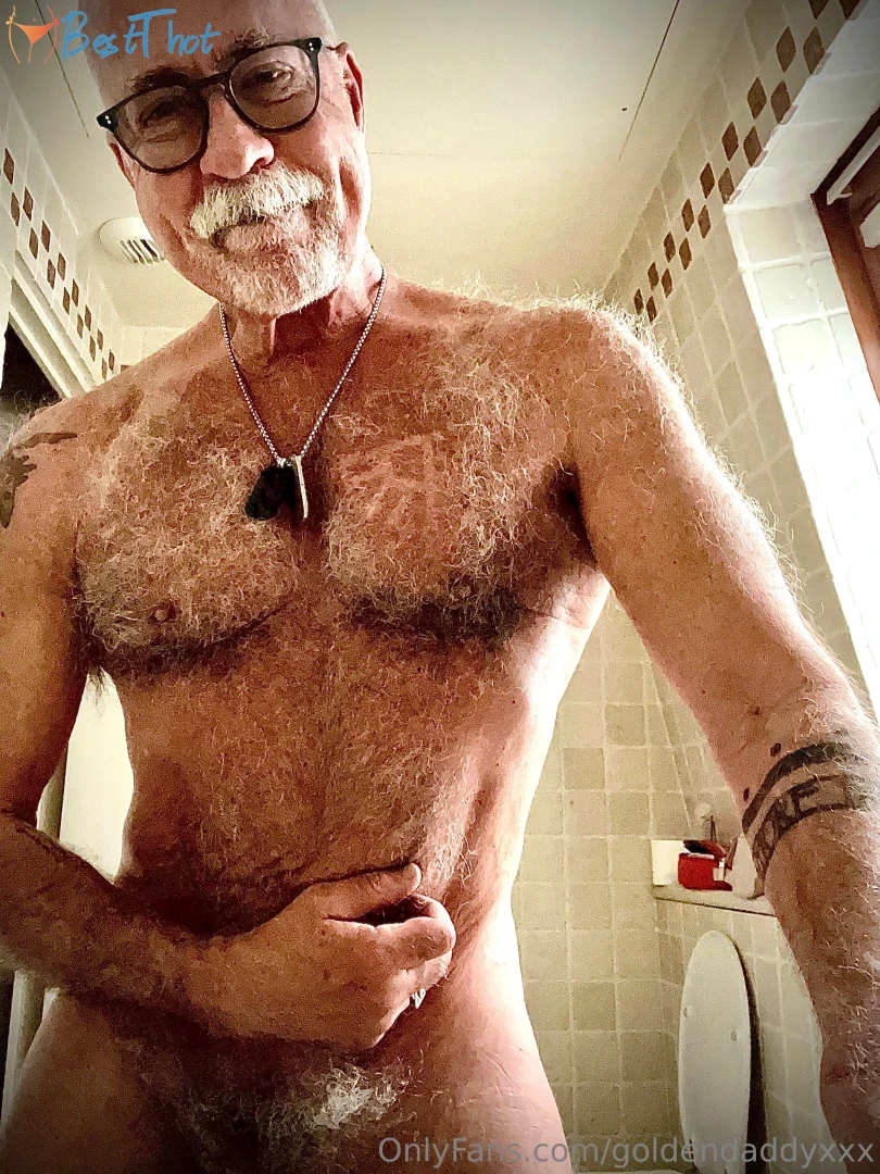 Photo by goldendaddyxxx published on January 29,2025 12:01:11 - BestThots