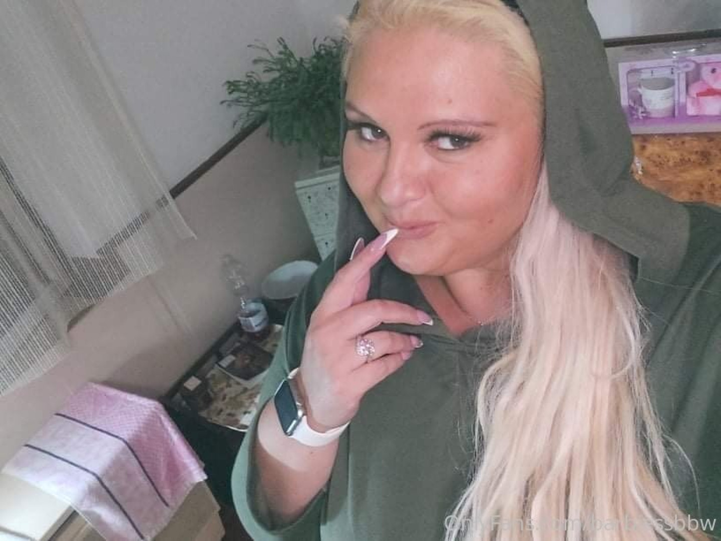 Photo by barbiessbbw published on December 9,2023 19:59:30 - BestThots