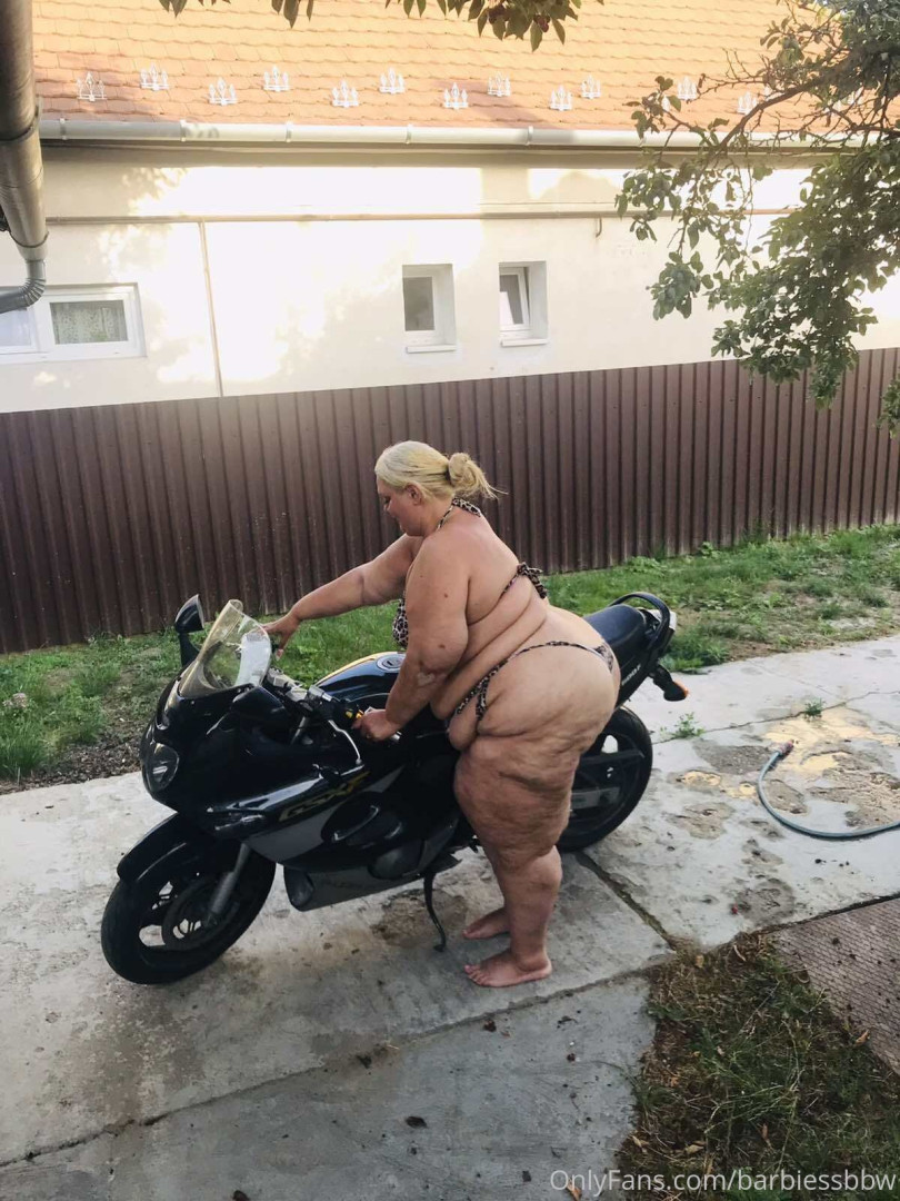 Photo by barbiessbbw published on December 9,2023 19:59:31 - BestThots