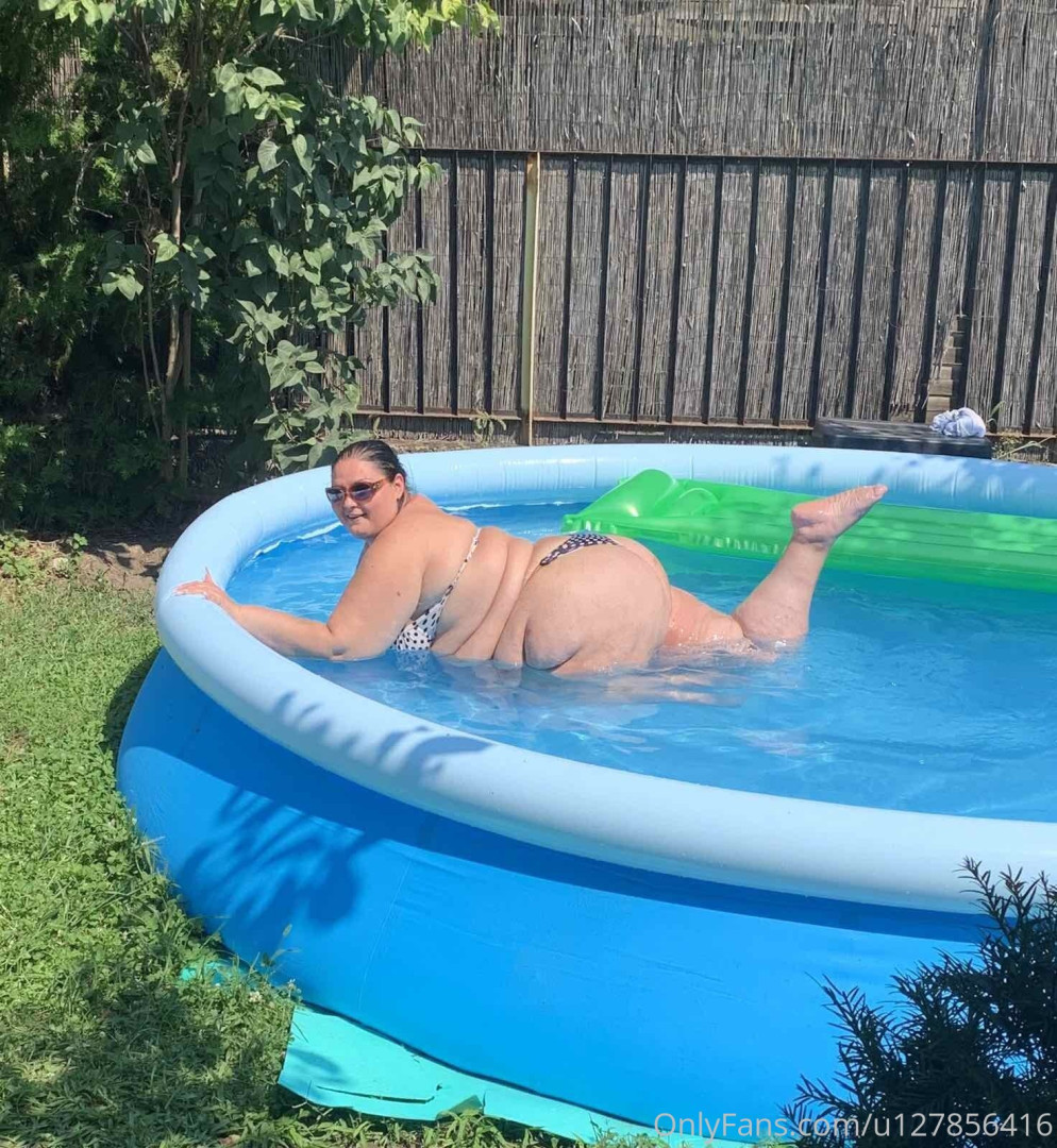Photo by barbiessbbw published on December 9,2023 20:00:03 - BestThots