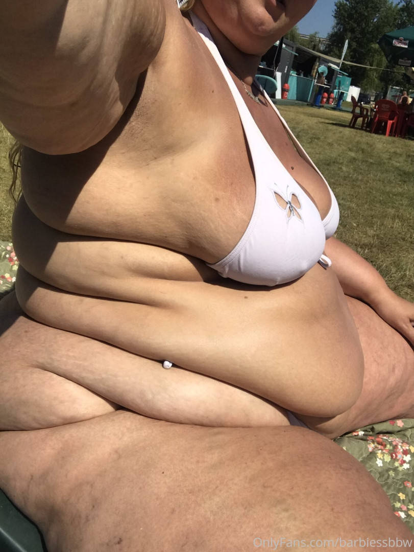 Photo by barbiessbbw published on December 9,2023 20:00:16 - BestThots