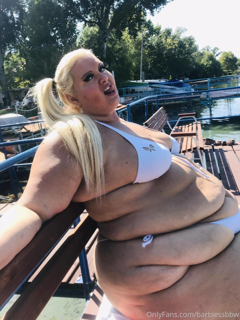 Photo by barbiessbbw published on December 9,2023 20:00:24 - BestThots