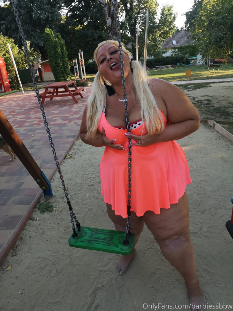 Photo by barbiessbbw published on December 9,2023 20:00:41 - BestThots