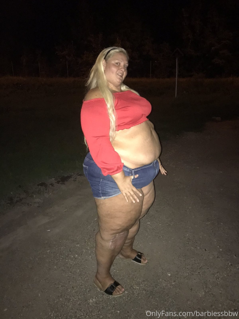 Photo by barbiessbbw published on December 9,2023 20:00:47 - BestThots