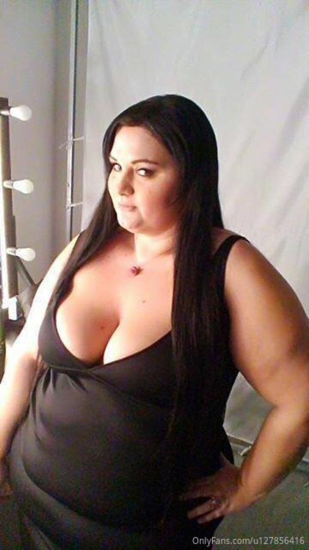 Photo by barbiessbbw published on December 9,2023 20:01:09 - BestThots