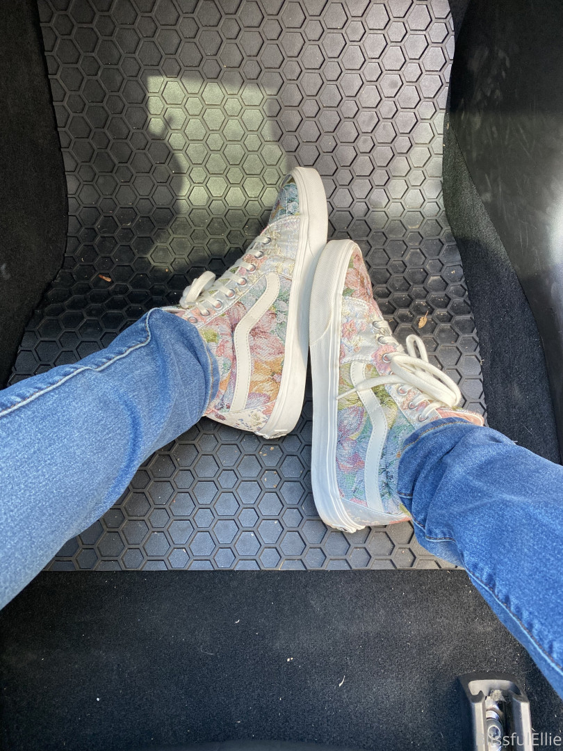 Photo by blissfulellie published on December 11,2023 06:33:04 - BestThots