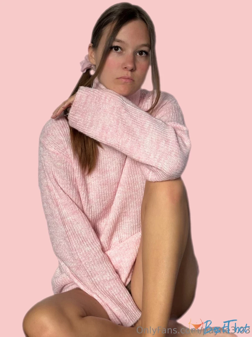 Photo by mydeskchairswh0re published on January 29,2025 15:01:29 - BestThots