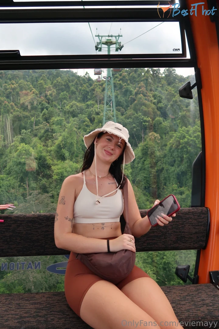 Photo by eviemayy published on January 29,2025 20:00:36 - BestThots