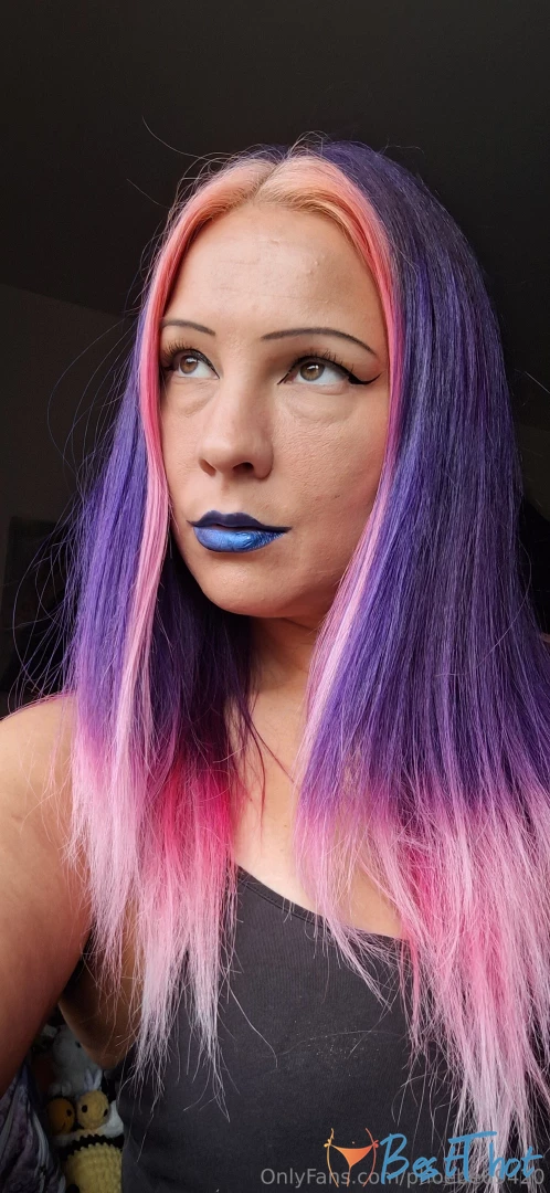 phoebe69420 #9816026