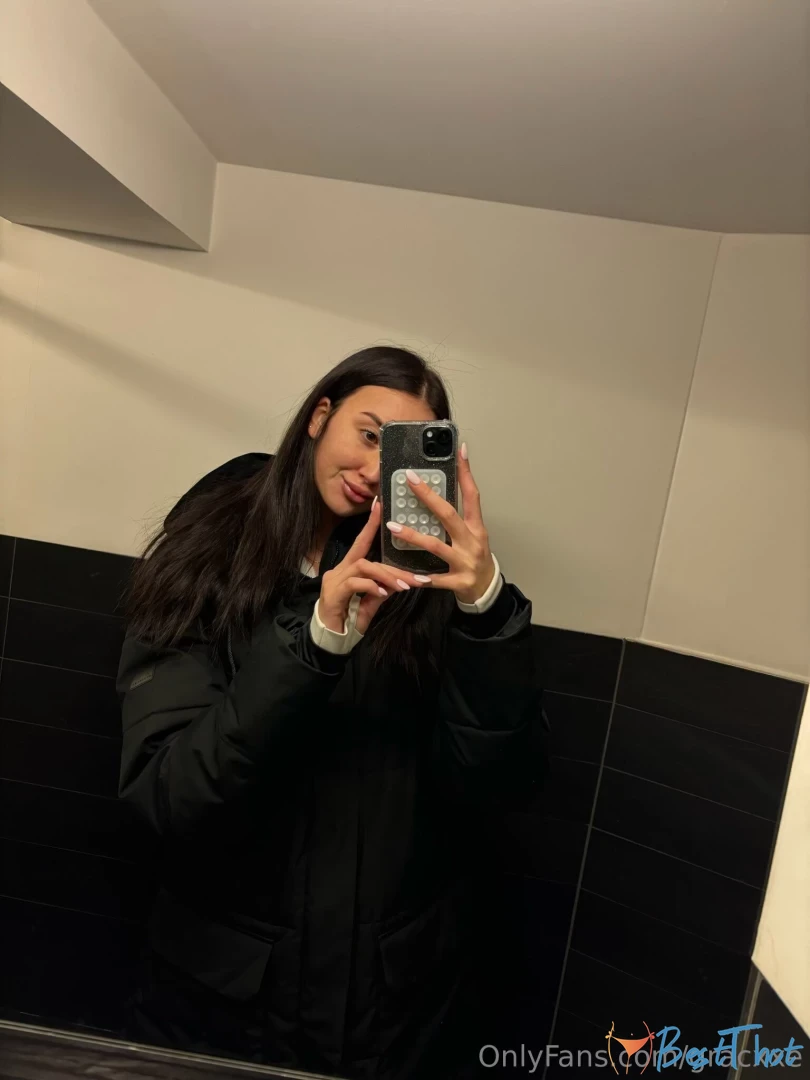 Photo by gracxxe published on January 30,2025 07:02:59 - BestThots