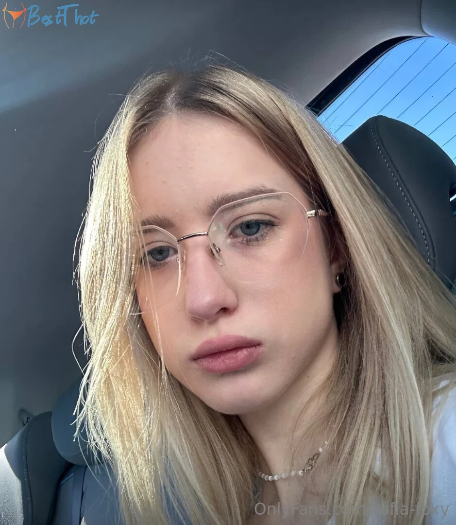 sofia-foxy #9821800