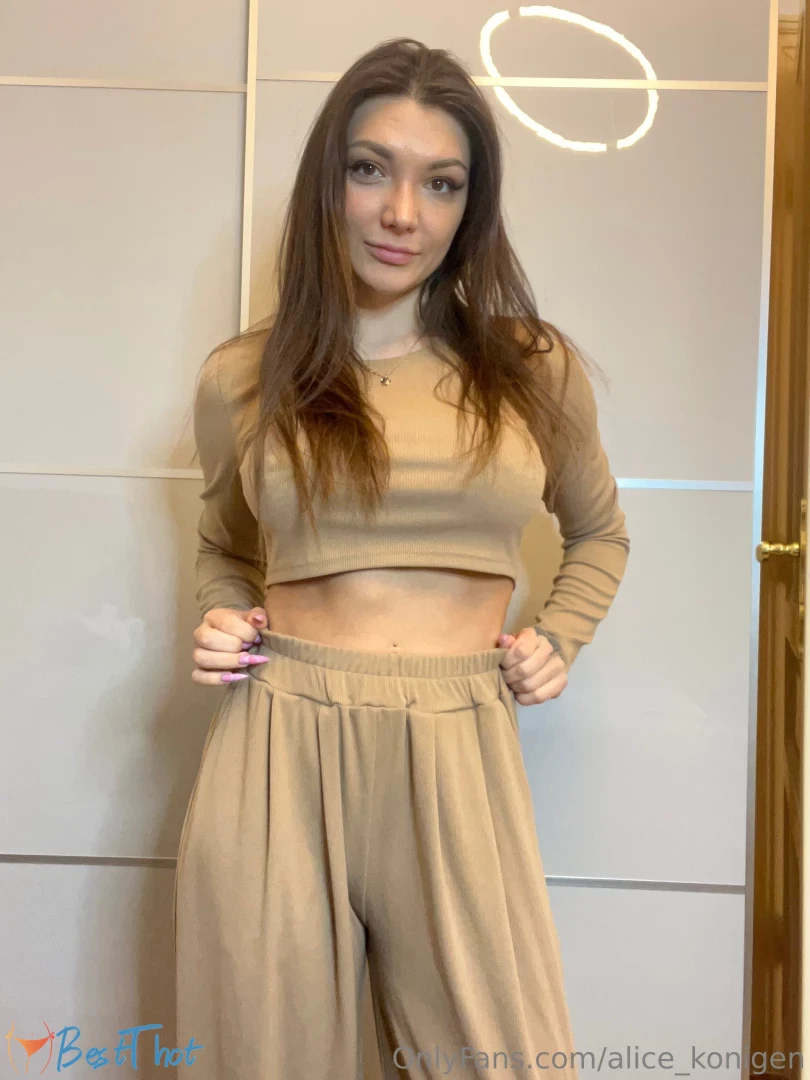 Photo by alice-konigen published on February 6,2025 19:00:10 - BestThots