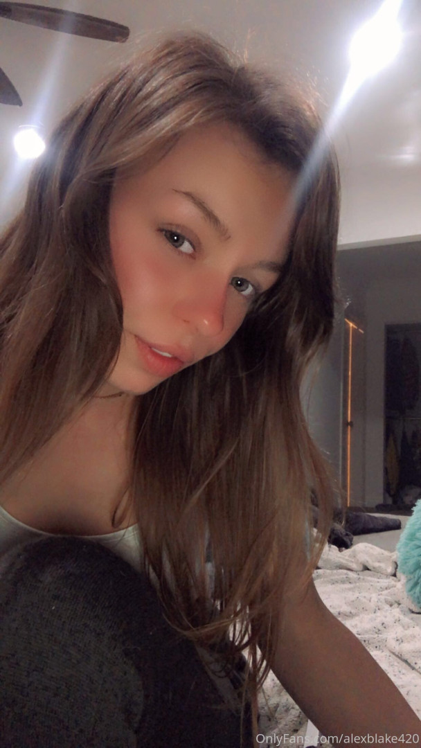 Photo by alexblake420 published on November 19,2023 20:25:26 - BestThots