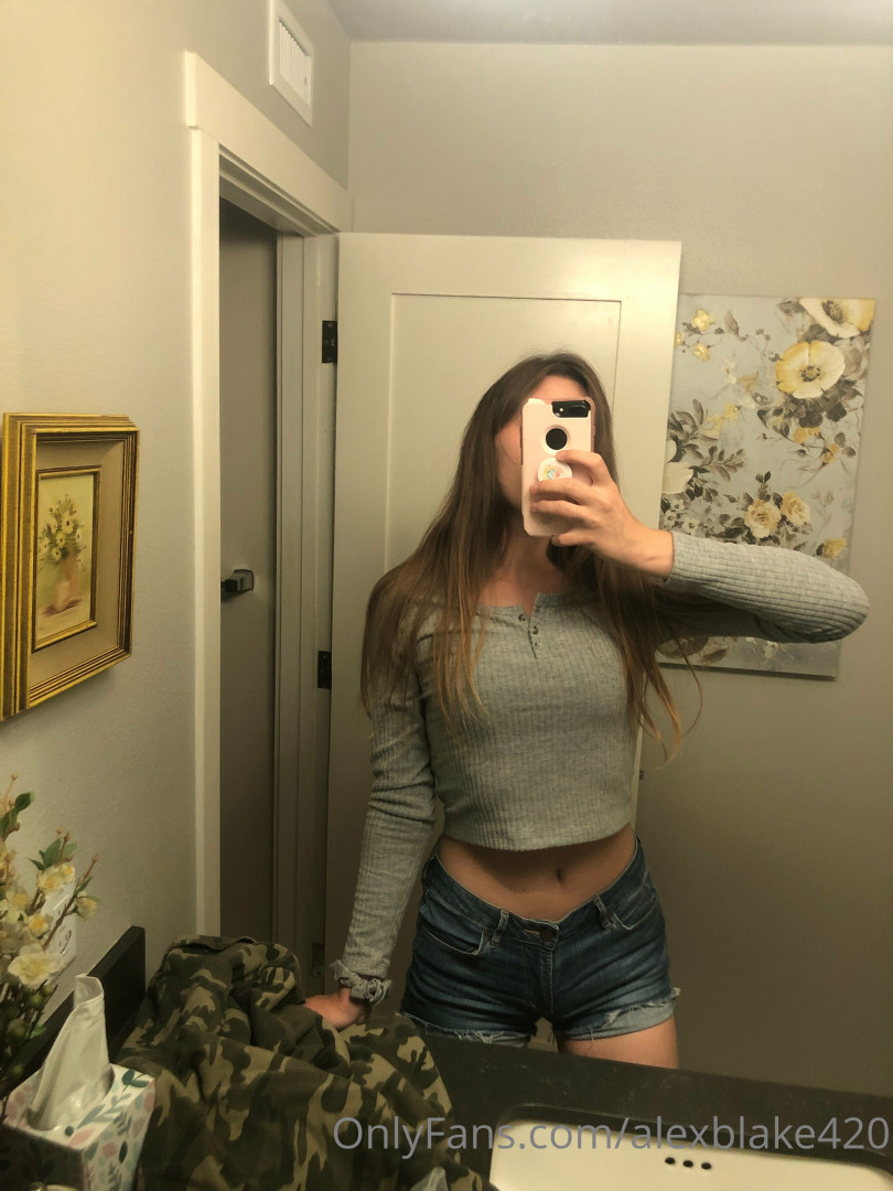 Photo by alexblake420 published on November 19,2023 20:27:21 - BestThots
