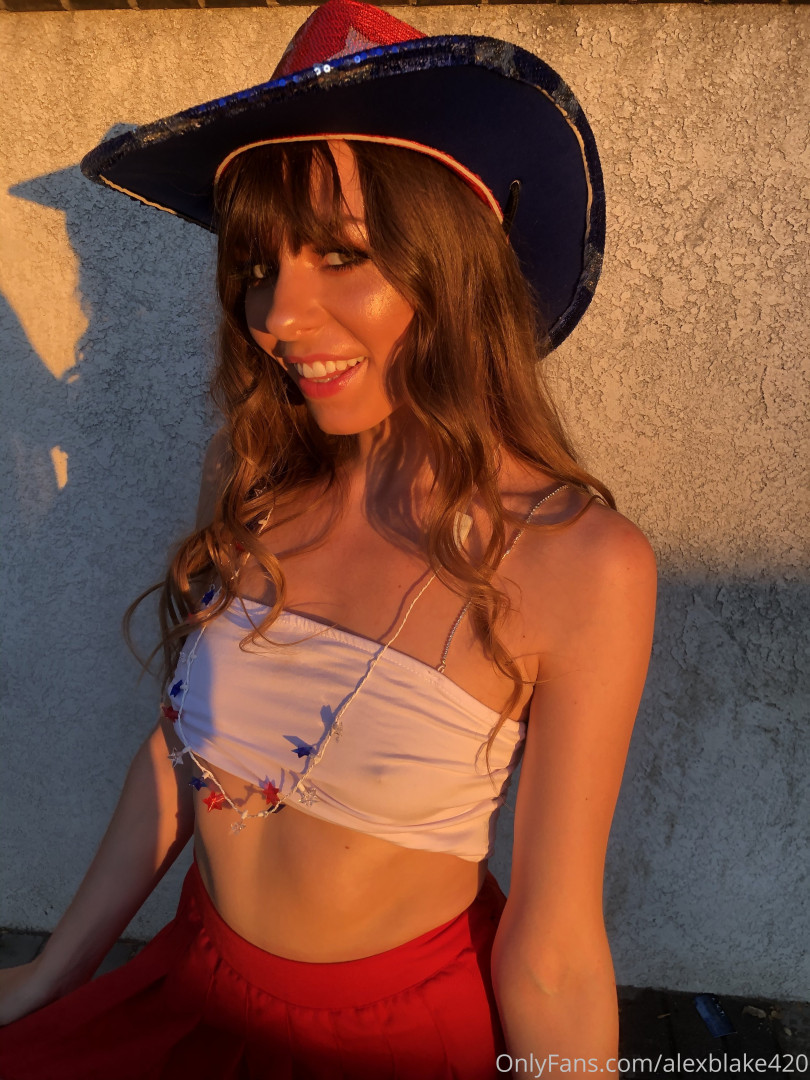 Photo by alexblake420 published on November 19,2023 20:28:43 - BestThots