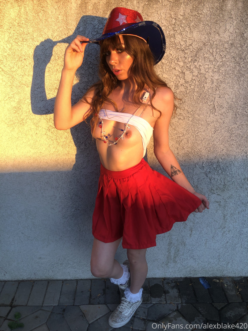 Photo by alexblake420 published on November 19,2023 20:28:53 - BestThots