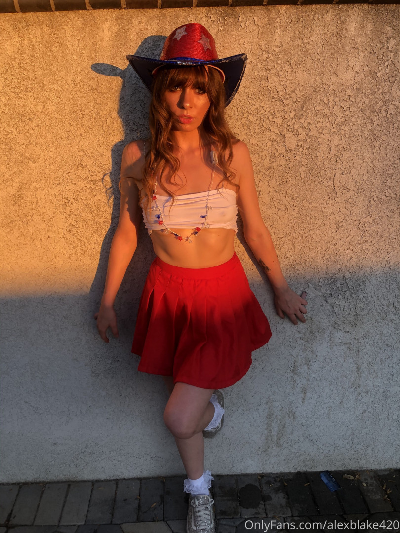 Photo by alexblake420 published on November 19,2023 20:29:04 - BestThots