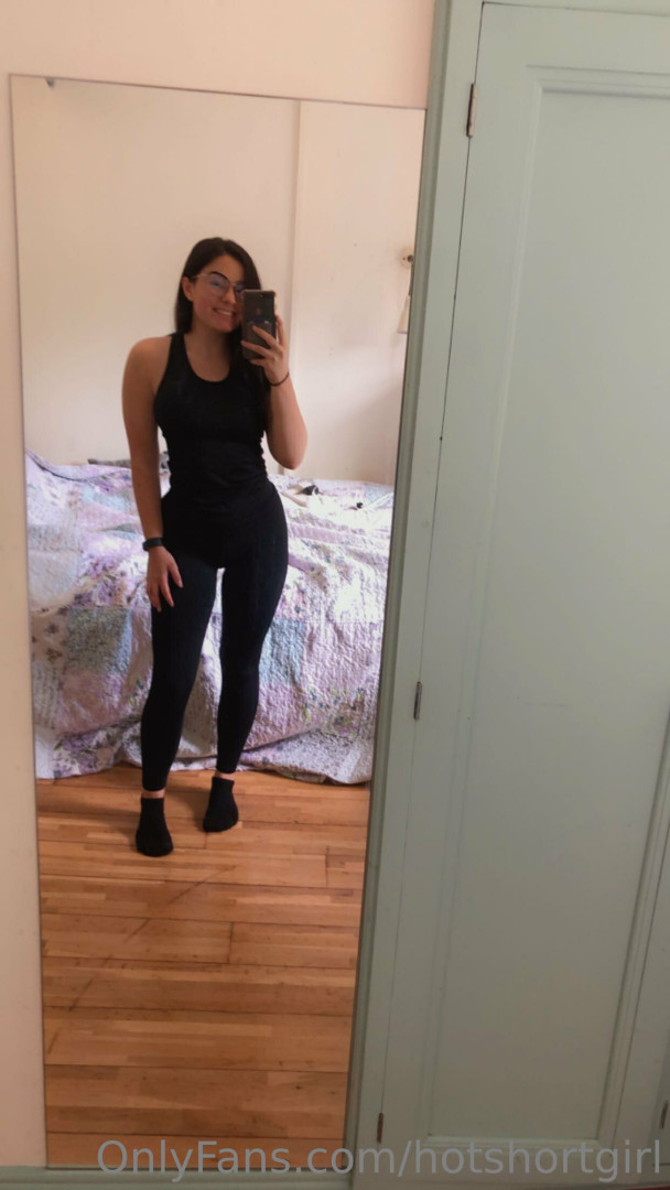 Photo by hotshortgirl published on October 13,2023 22:32:20 - BestThots
