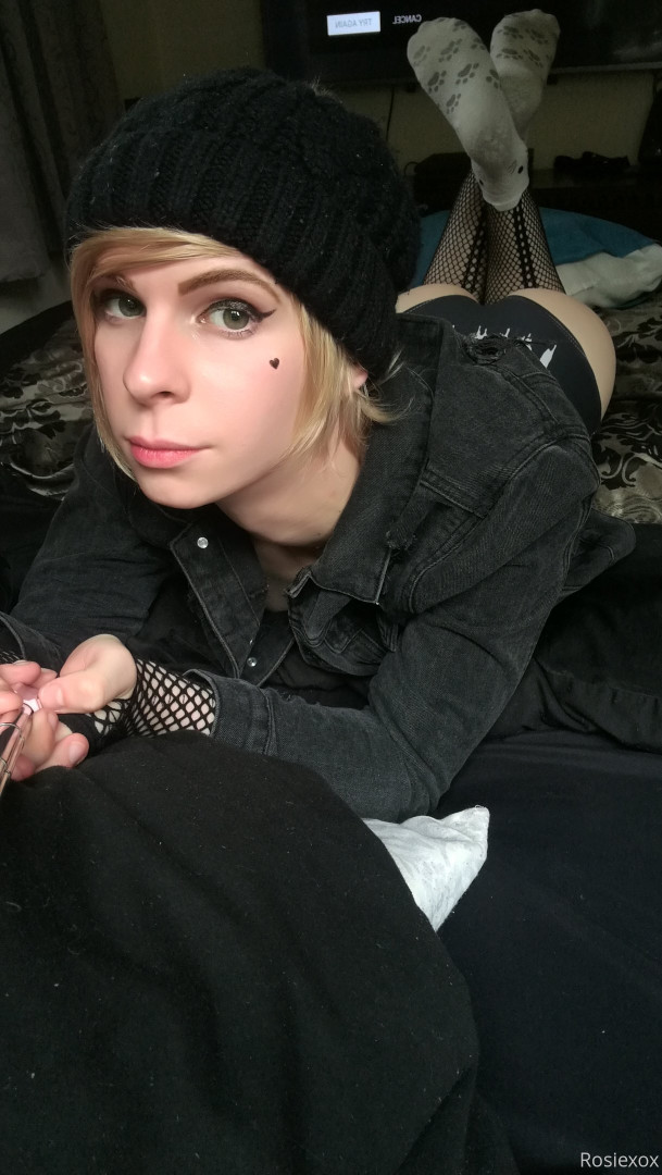 Photo by rosiexox2 published on July 28,2023 18:32:51 - BestThots