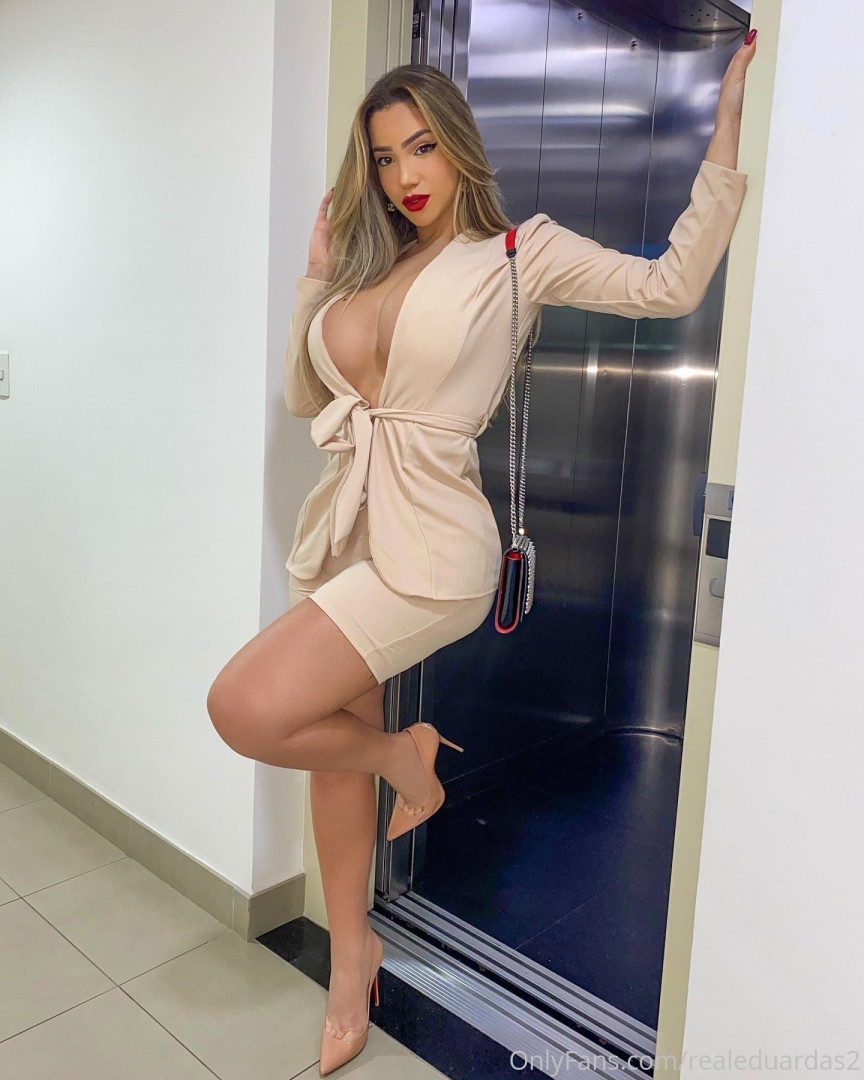 Photo by realeduardas2 published on October 12,2023 05:26:07 - BestThots