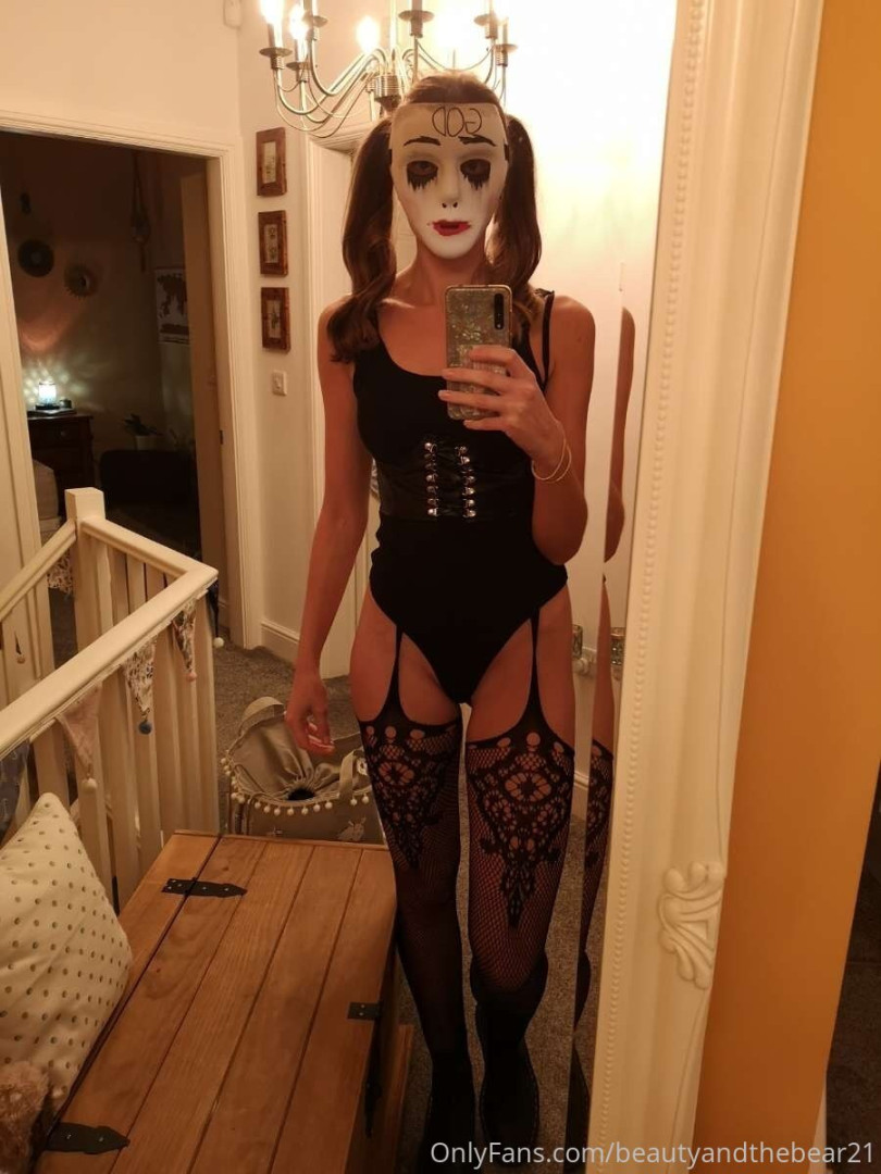 Photo by sweetlittlenightmare69 published on May 17,2023 10:06:54 - BestThots