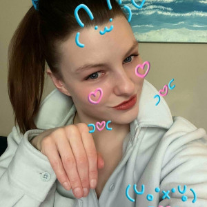 misshelenalue #1890322