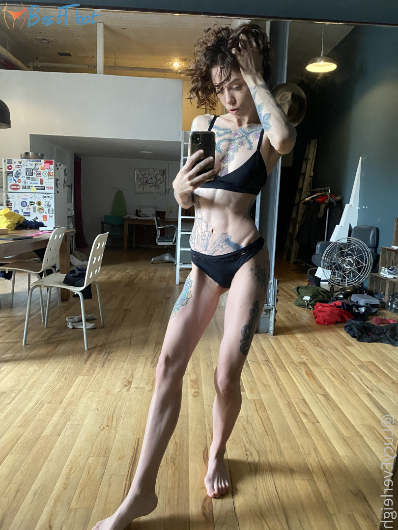 Photo by lucyeverleigh published on December 16,2024 14:05:01 - BestThots