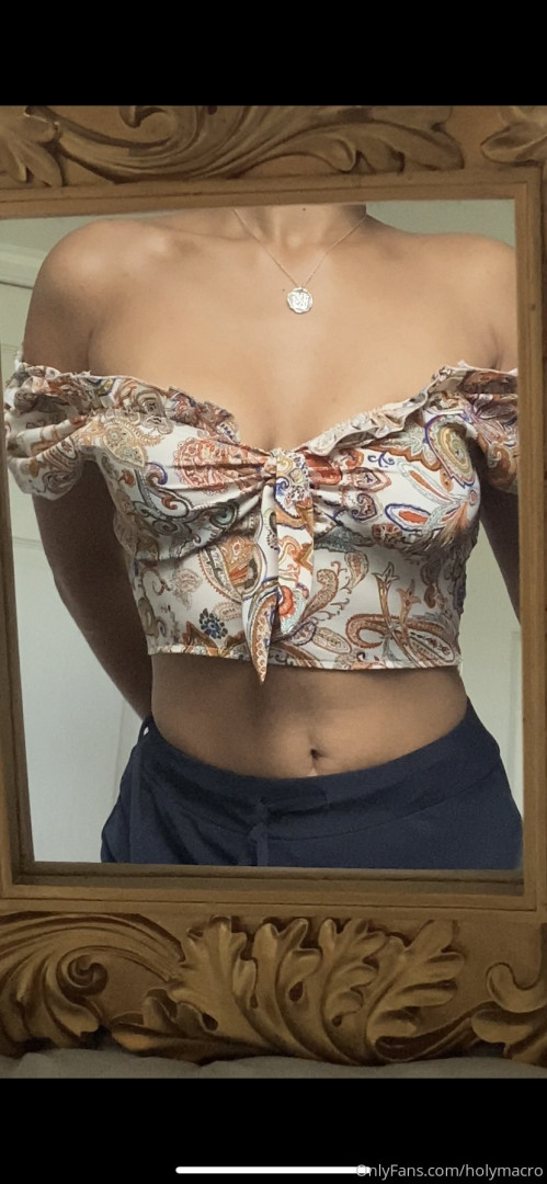 Photo by holymacre published on October 16,2023 00:04:56 - BestThots