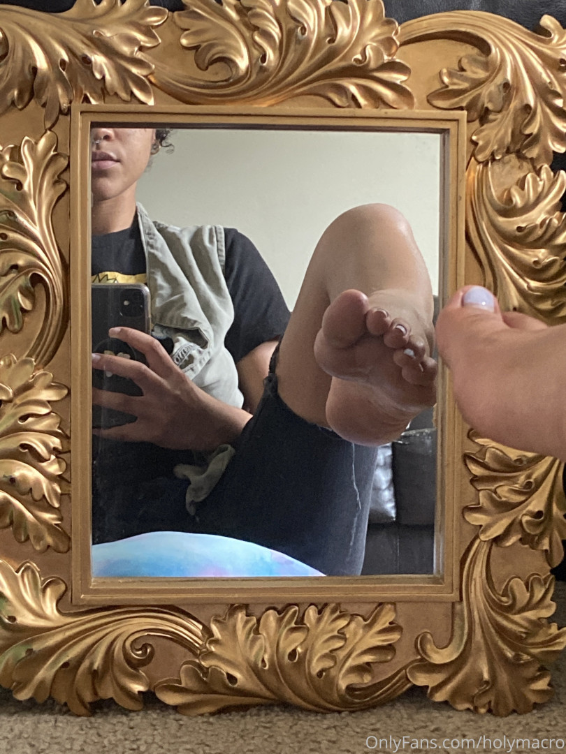 Photo by holymacre published on October 16,2023 00:10:52 - BestThots