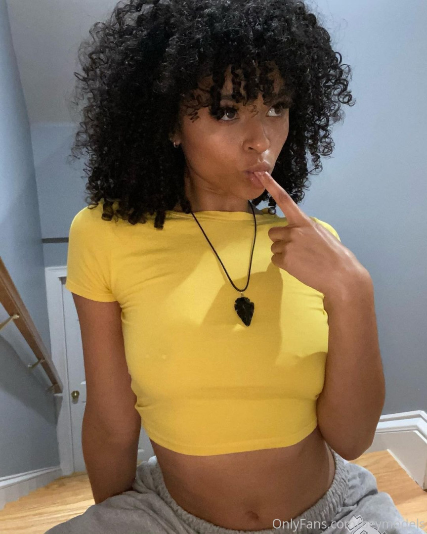 Photo by beymodels published on October 16,2023 22:10:01 - BestThots