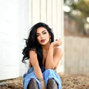 christinaenaa #9011510