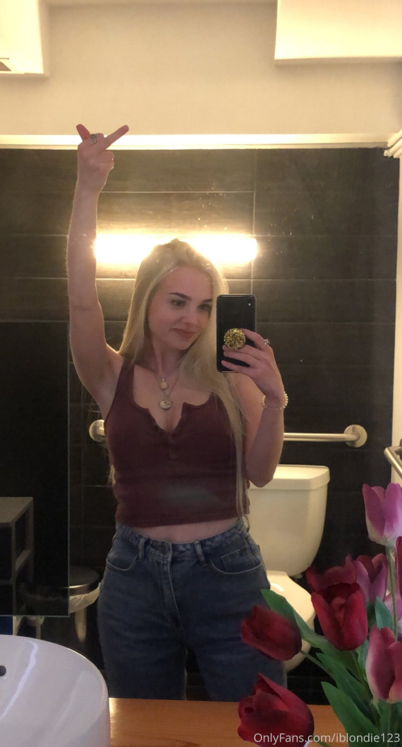 Photo by iblondie123 published on October 11,2023 14:52:41 - BestThots