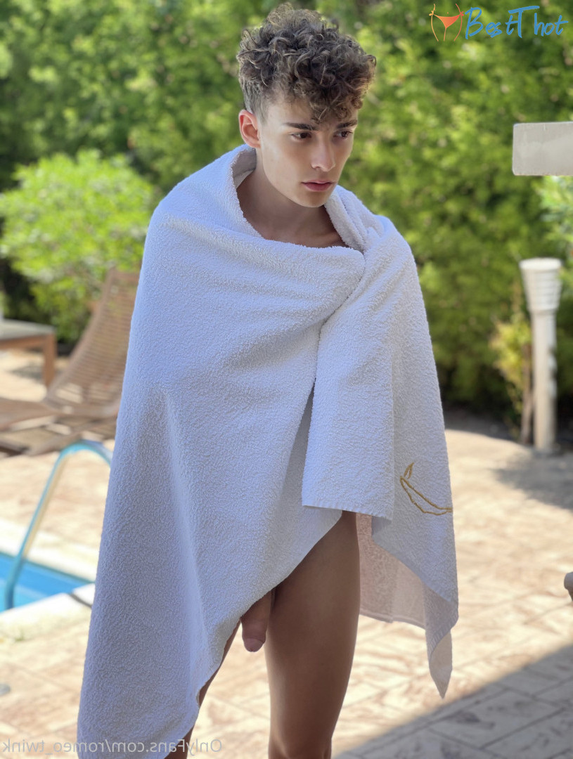 Photo by romeo_twink published on December 12,2024 10:09:33 - BestThots