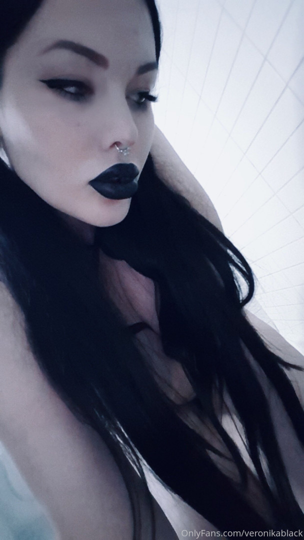 Photo by veronikablack published on October 16,2023 18:21:58 - BestThots