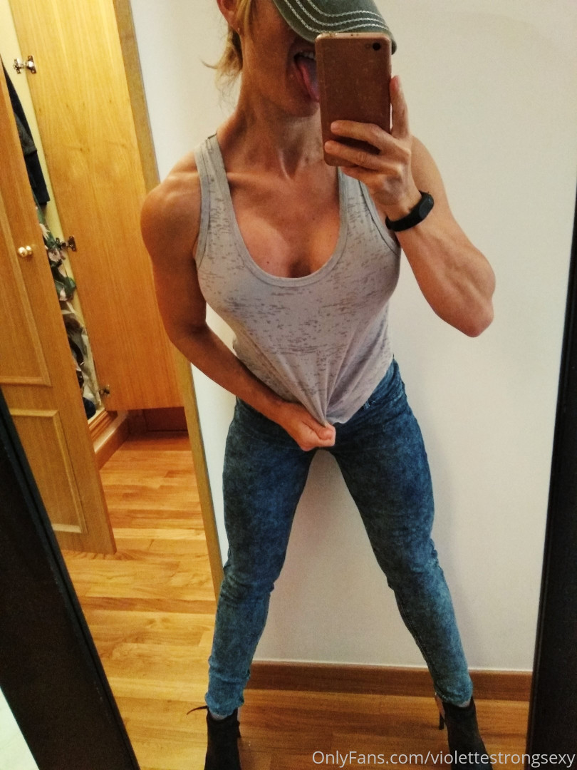 Photo by violettestrongsexy published on October 11,2023 05:52:54 - BestThots