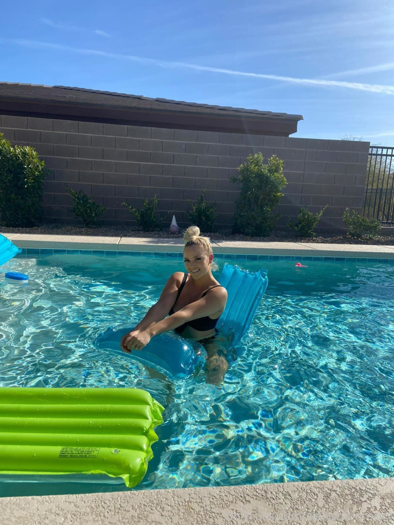 Photo by alexismonroexx published on August 31,2023 16:55:04 - BestThots