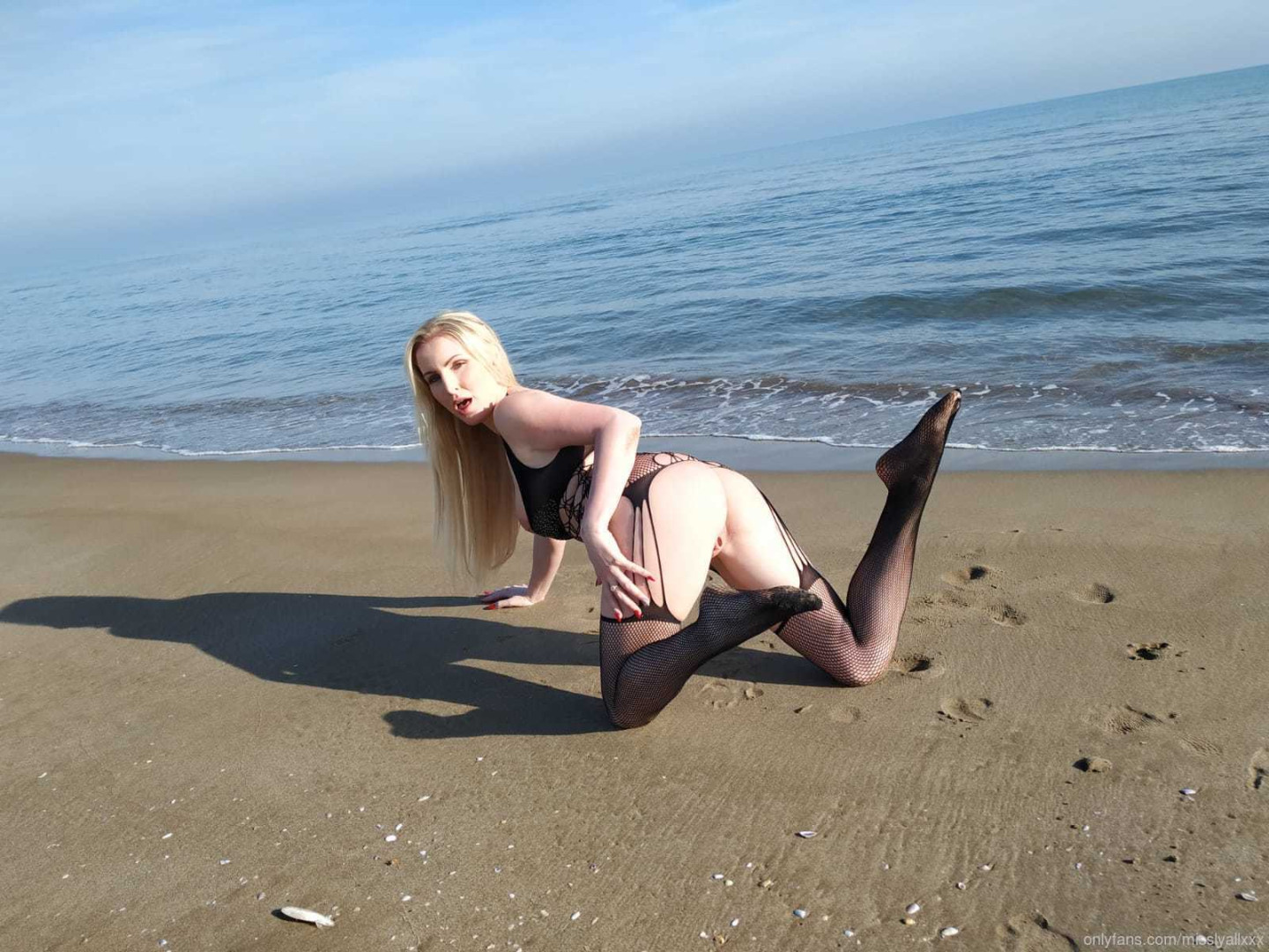Photo by misslyallxxx published on October 16,2023 15:46:25 - BestThots