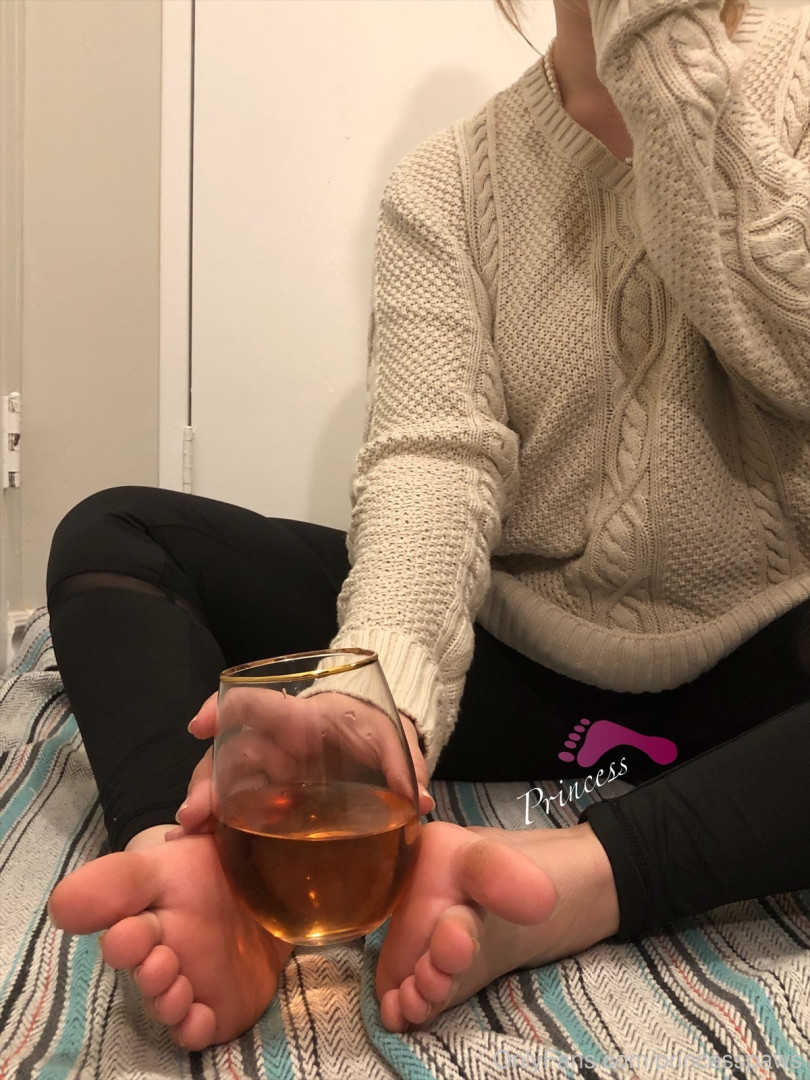 Photo by aphroditepaws published on November 24,2023 02:55:40 - BestThots
