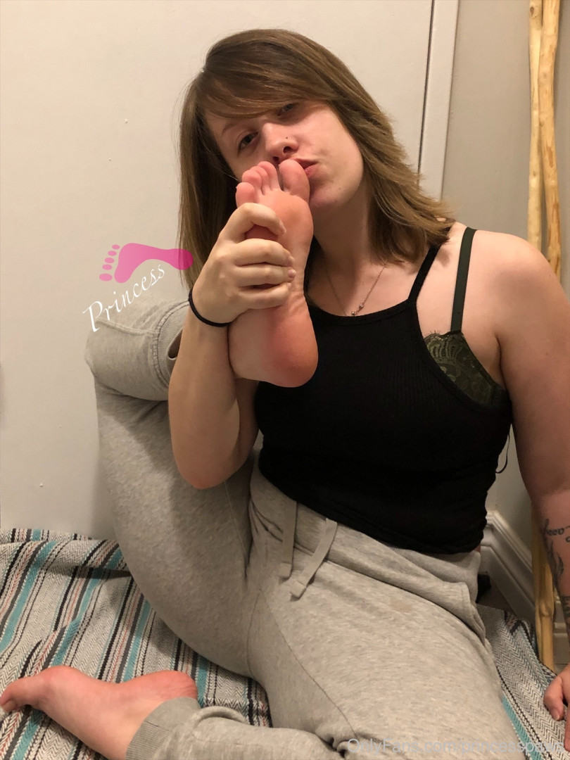 Photo by aphroditepaws published on November 24,2023 02:58:26 - BestThots