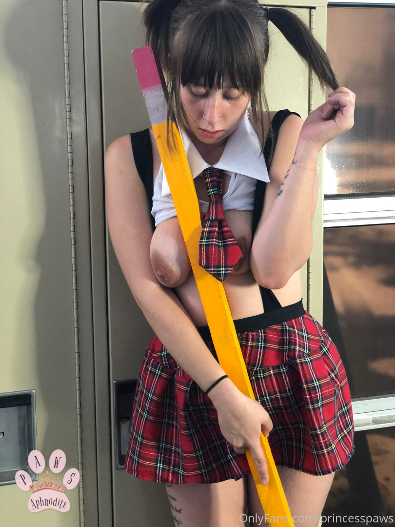 Photo by aphroditepaws published on November 24,2023 02:59:26 - BestThots