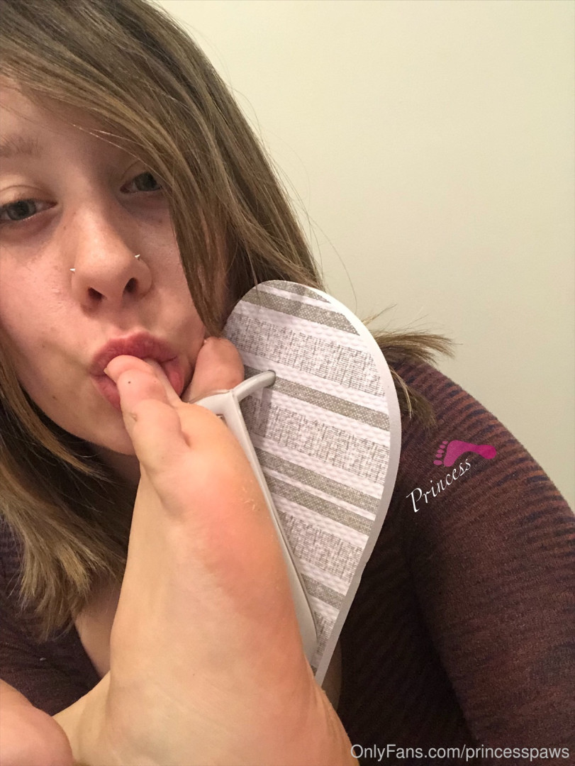 Photo by aphroditepaws published on November 24,2023 03:00:13 - BestThots