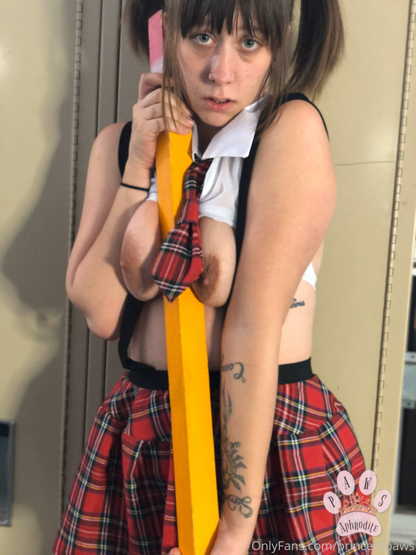Photo by aphroditepaws published on November 24,2023 03:03:20 - BestThots