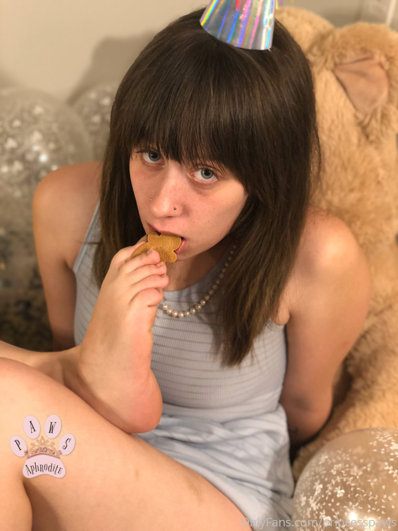 Photo by aphroditepaws published on November 24,2023 03:04:24 - BestThots